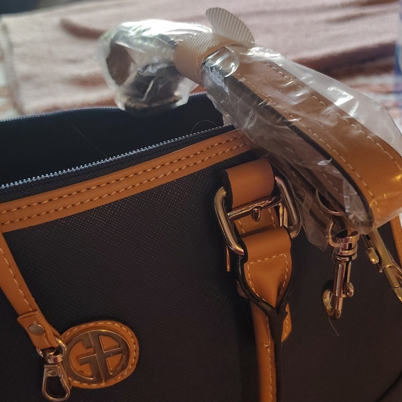 Giani Bernini Navy and Tan Dome Satchel - Picture 4 of 5